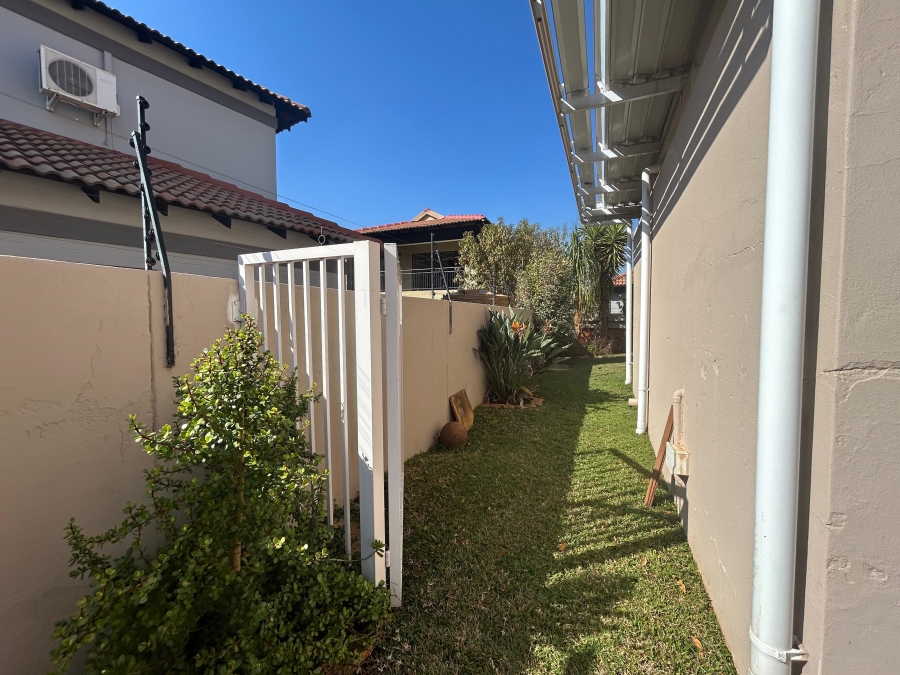 5 Bedroom Property for Sale in Birdwood Estate North West